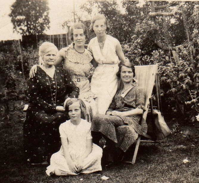 Two photographs from&nbsp;1934